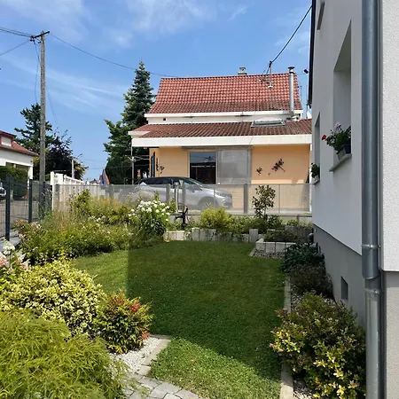 Casa vacanze Chez L En Alsace Maison Indépendante 8 Pers Jardin&cour Privative *